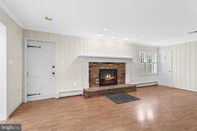 Building Photo - 9102 Volunteer Dr