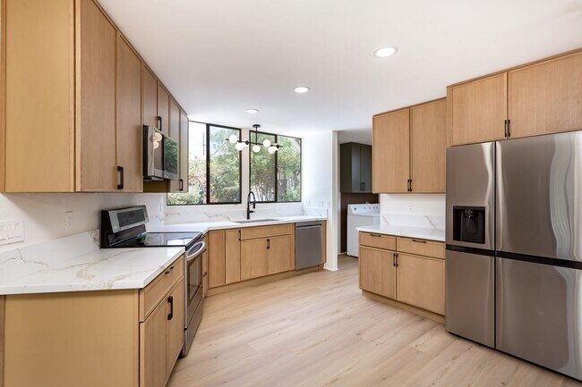 Building Photo - Renovated Post-Modern with Sweeping Canyon Views