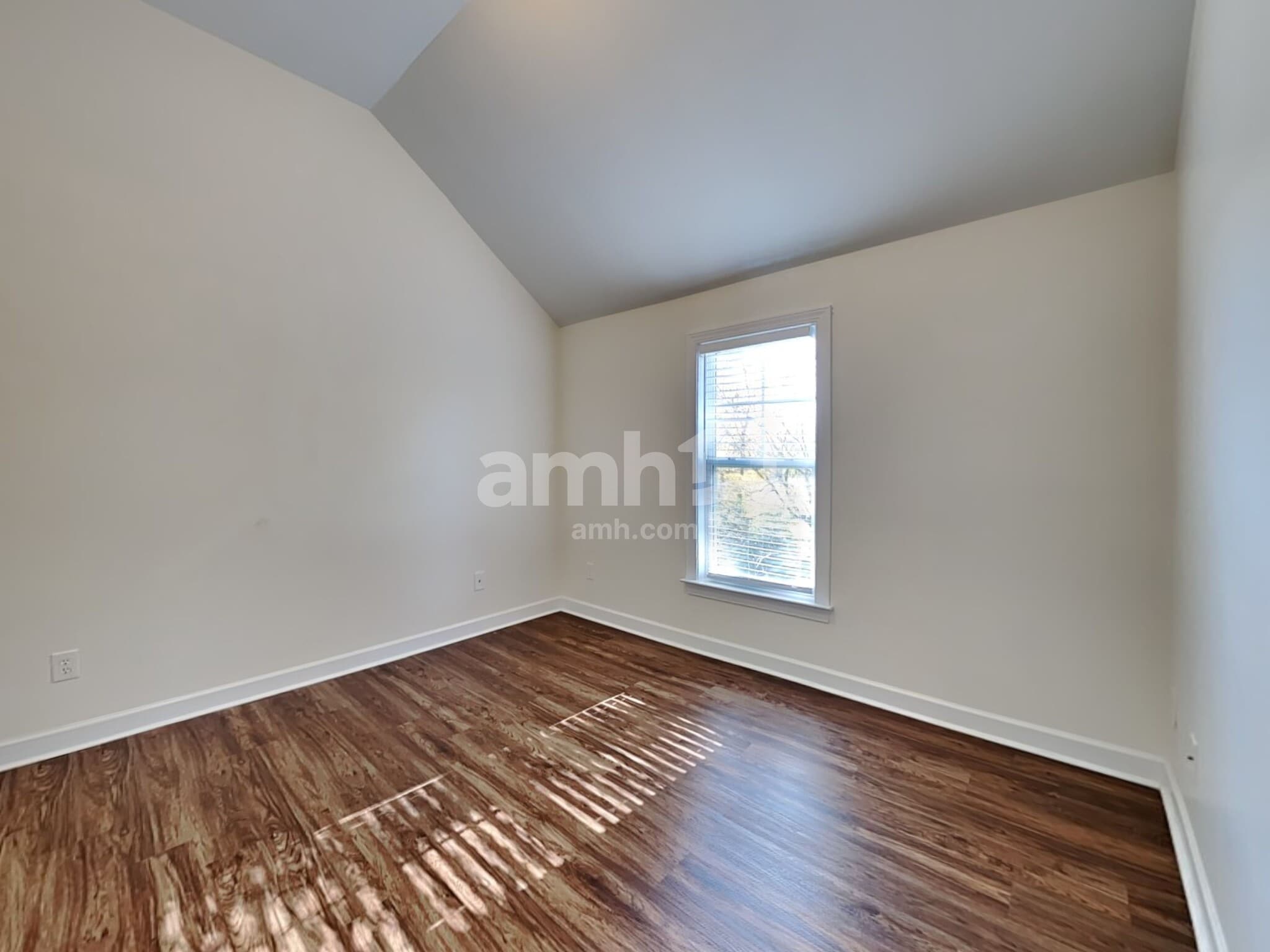 Building Photo - 212 E Quailwood Dr