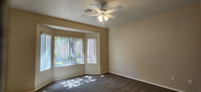 Building Photo - FRESHLY PAINTED 2 Bedroom Patio Home in Ag...