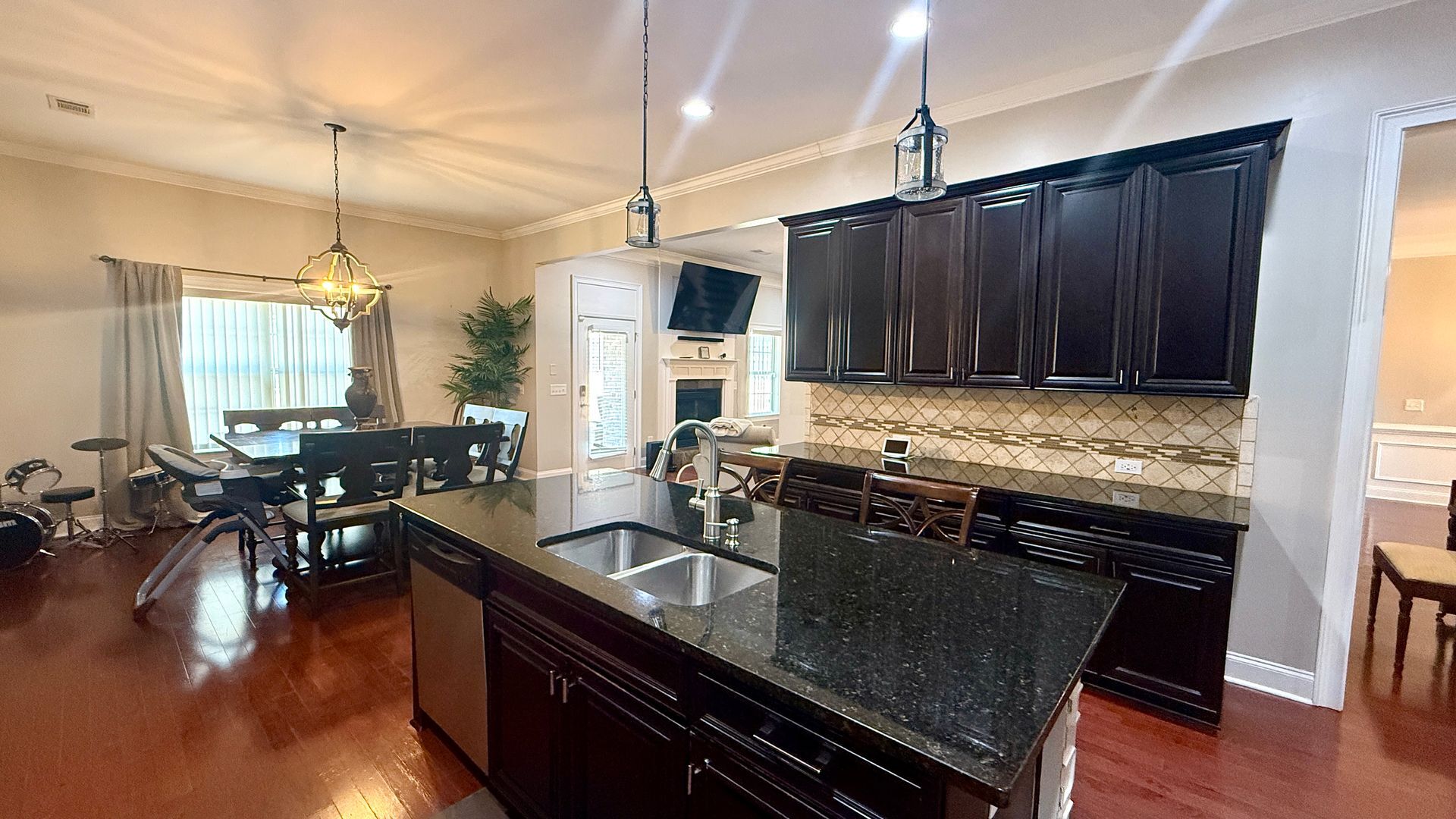 Building Photo - Beautiful 5 Bedroom Home in The Cotswolds