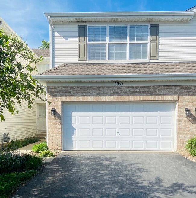 Primary Photo - 2341 Stoughton Cir