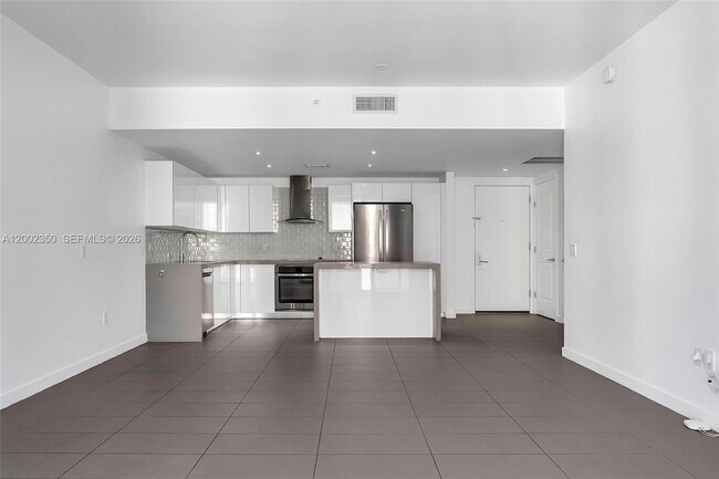 Building Photo - 1600 NE 1st Ave