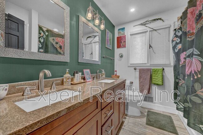 Building Photo - 373 Laredo Dr