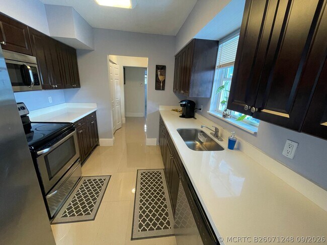 Building Photo - 6456 Custer St