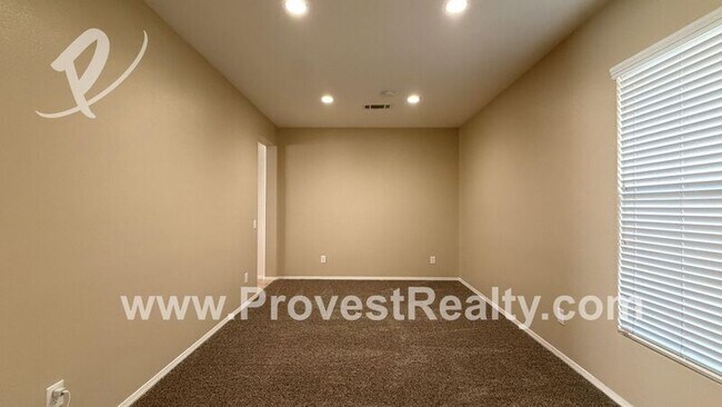 Building Photo - 10959 Mesa Linda St