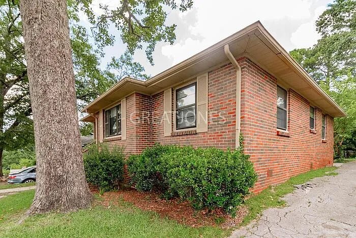 Building Photo - 855 78th St S