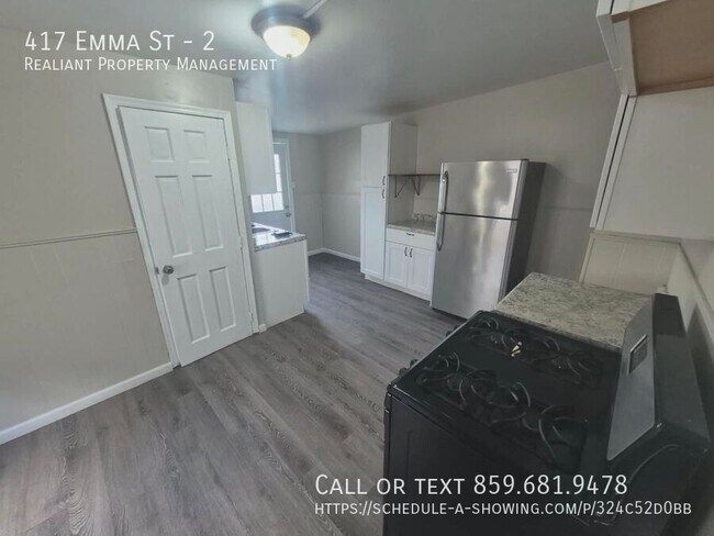 Building Photo - 417 Emma St