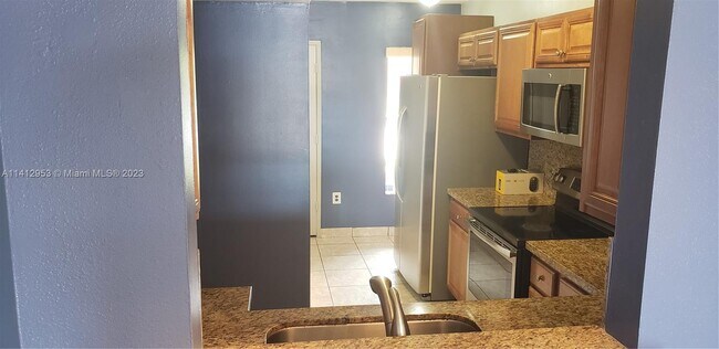 Building Photo - 12528 NW 11th Ln