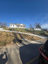 Building Photo - 328 Wilson Hurst St