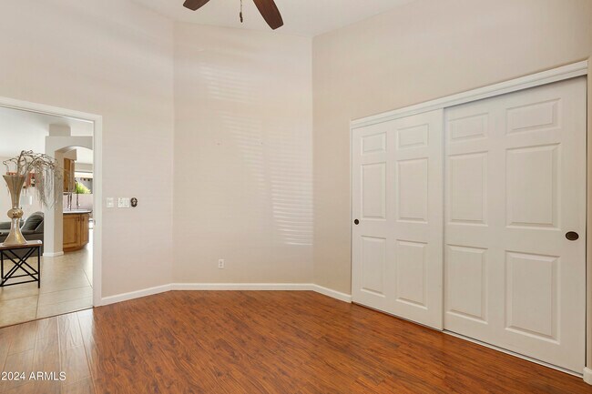 Building Photo - 6901 E Paradise Ln