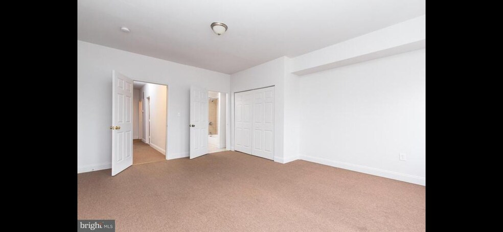 Building Photo - 1005 N Arlington Ave