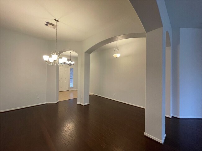 Building Photo - 127 Clearmont Pl