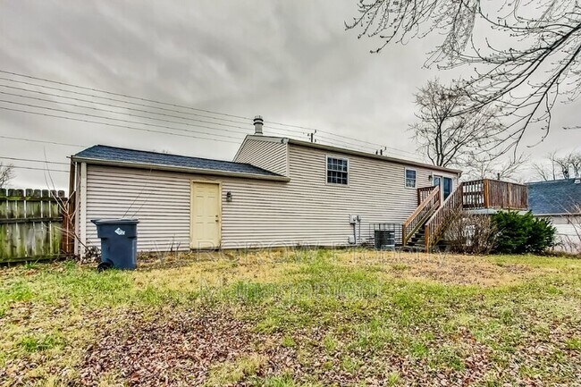 Building Photo - 5310 Shelbyville Rd