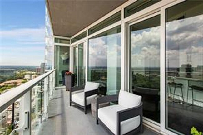 Building Photo - Furnished Luxury Buckhead Condo - Walk to EVERYTHING