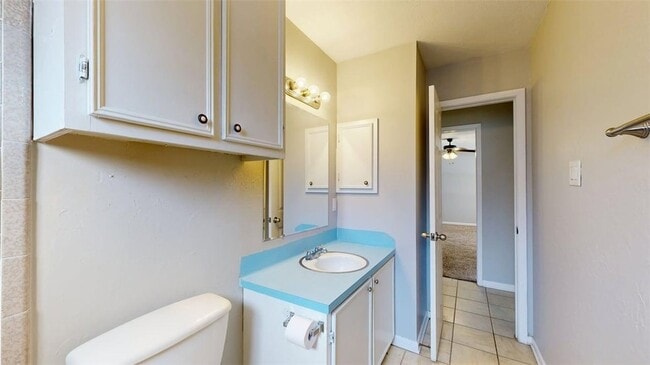 Building Photo - 1107 Braeswood Dr