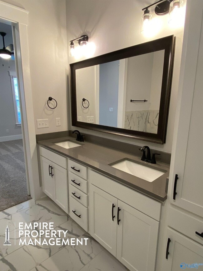 Building Photo - 318 Hay Rake Dr