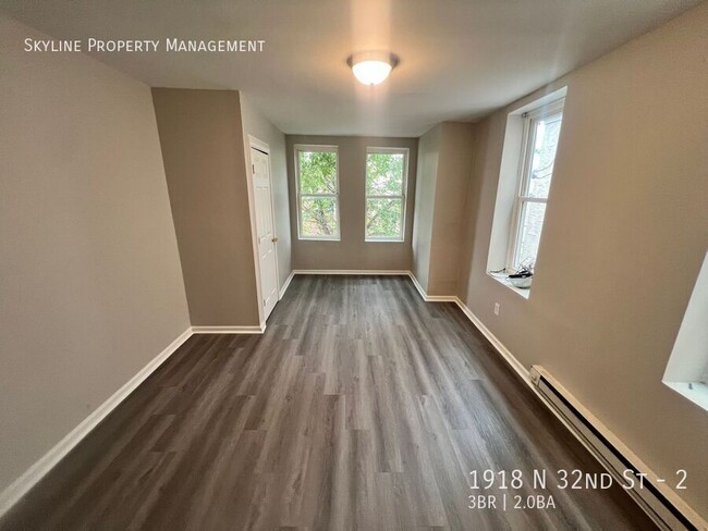 Building Photo - Newly Renovated 3 Bedroom Apartment For Re...