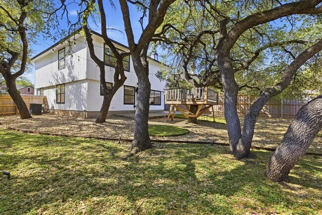 Building Photo - 1707 Yucca Ln