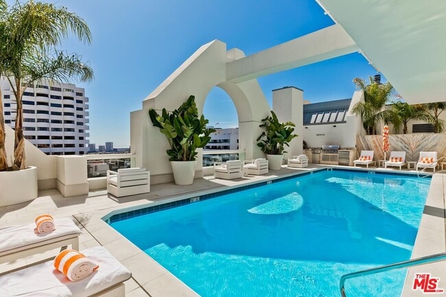 Building Photo - 10520 Wilshire Blvd