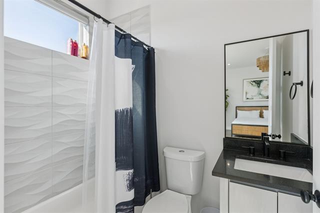 Building Photo - 2231 Madera St