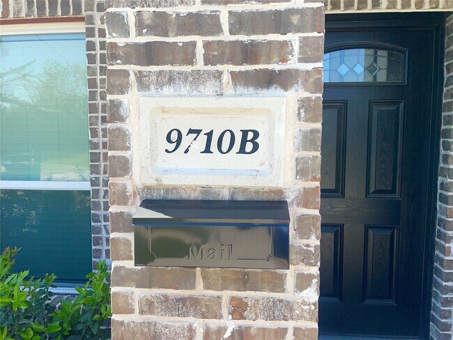 Primary Photo - 9710 Tuffly St
