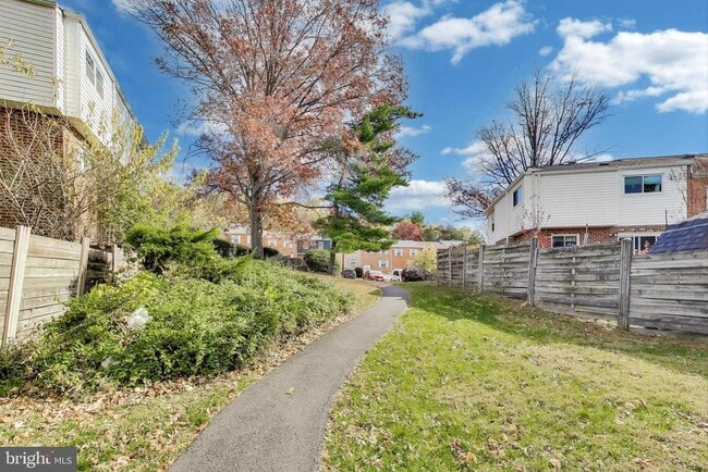 Building Photo - 16 Orchard Dr