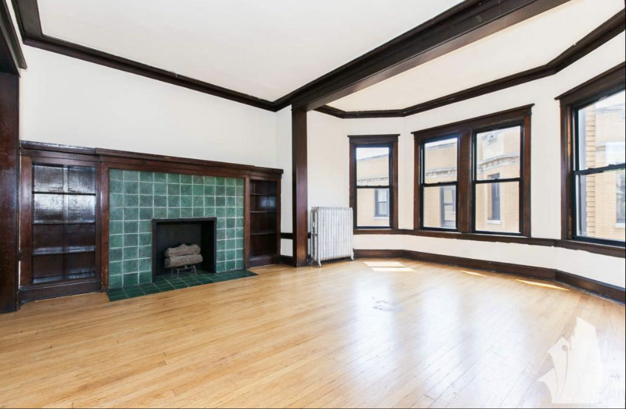 Building Photo - 2444 N Sawyer Ave
