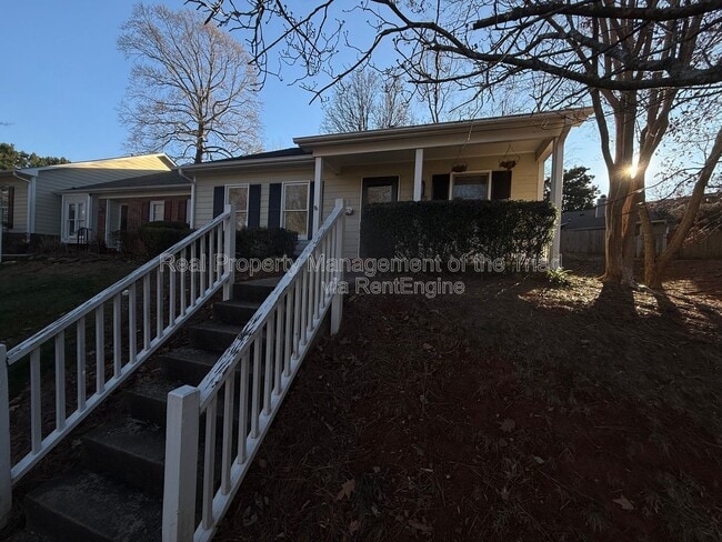 Building Photo - 1319 Glen Raven Ct