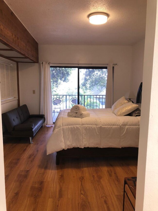 Building Photo - 12745 Westhampton Cir