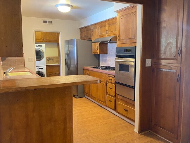 Building Photo - Home for Rent near Orange Circle