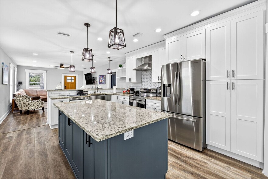 Building Photo - 2910 N Ola Ave