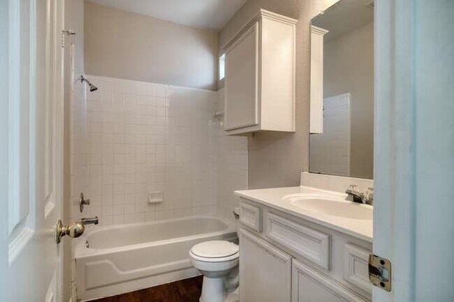 Building Photo - 1601 Cindy Ct