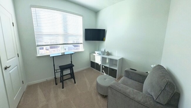 Building Photo - 554 Orient Ave