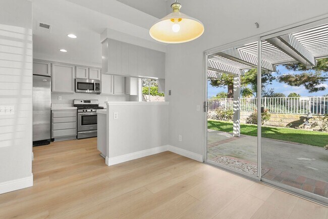 Building Photo - Updated 3 Bedroom Detached Home in Glenwoo...