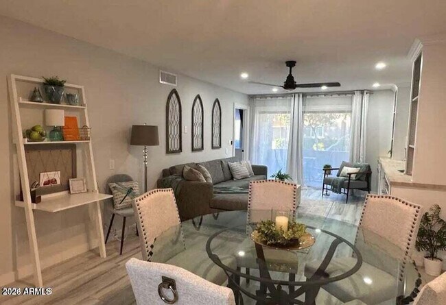 Building Photo - 7436 E Chaparral Rd