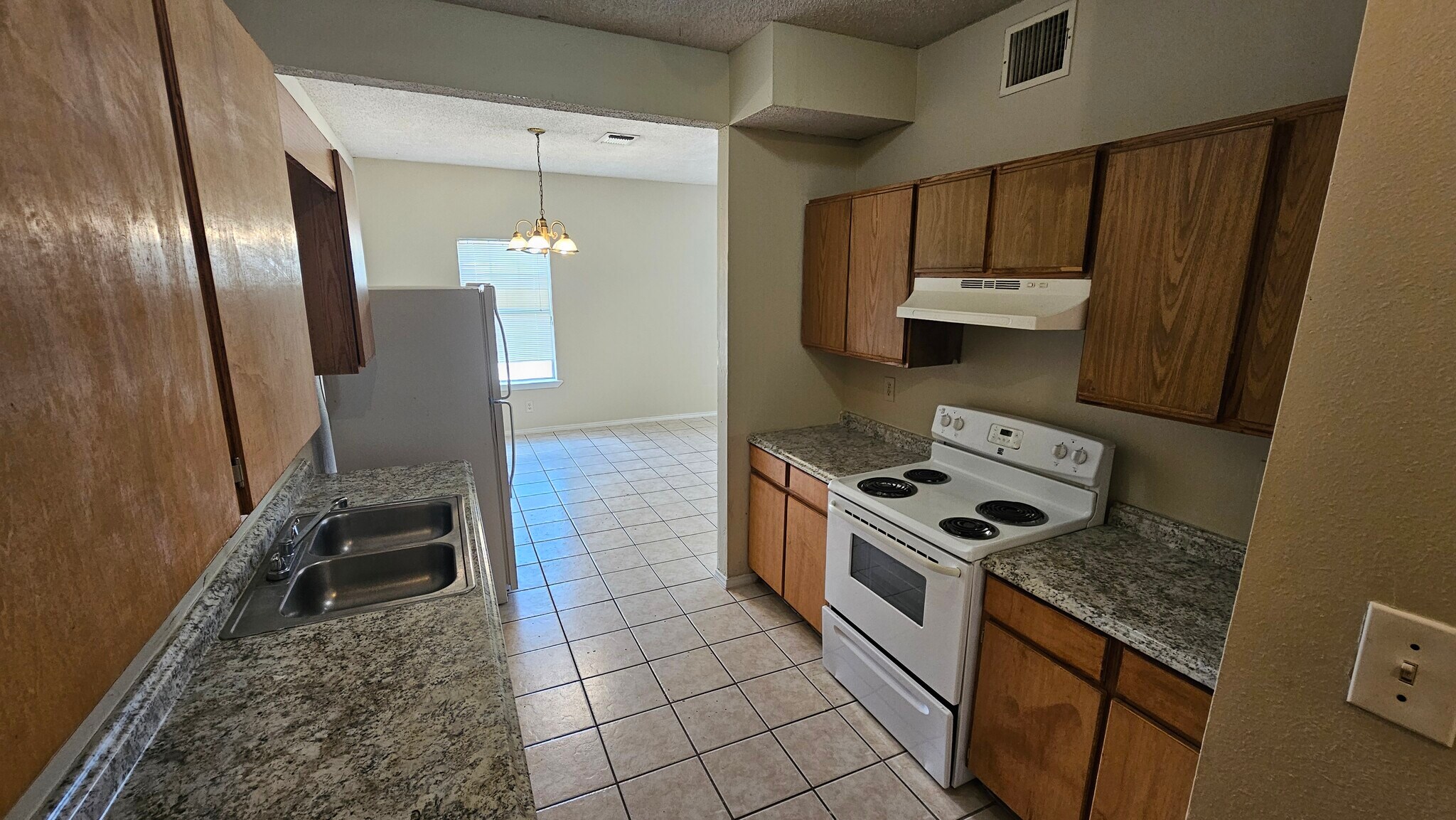 Kitchen - 7838 New World