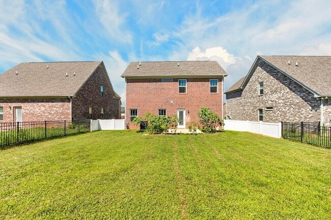 Building Photo - 520 Sunflower Dr