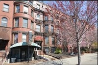 Building Photo - 922 Beacon St