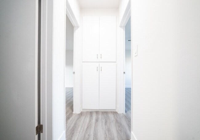 Building Photo - 2233 Ridgeley Dr