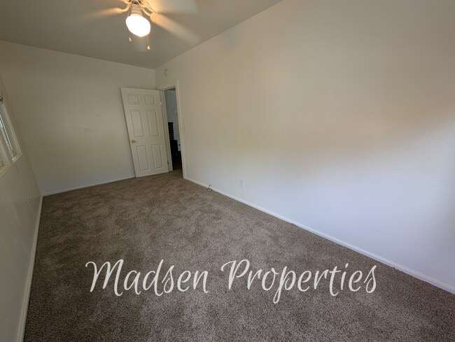 Building Photo - 1223 Arcadian Ave