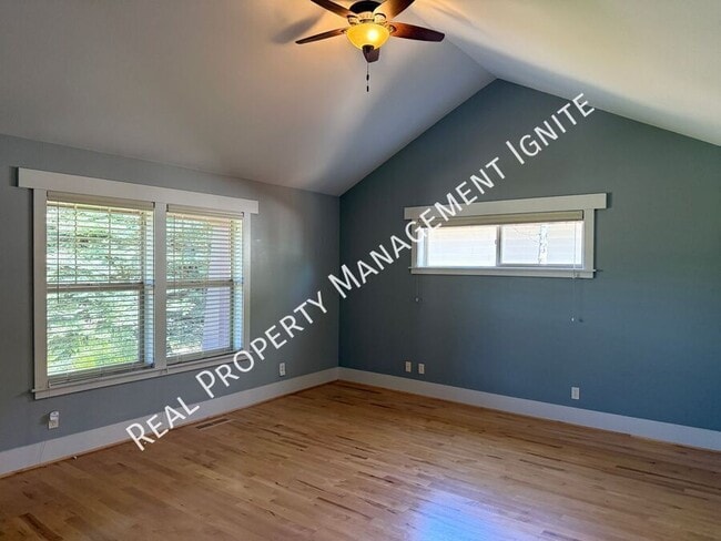 Building Photo - 2955 N W Bordeaux Ln