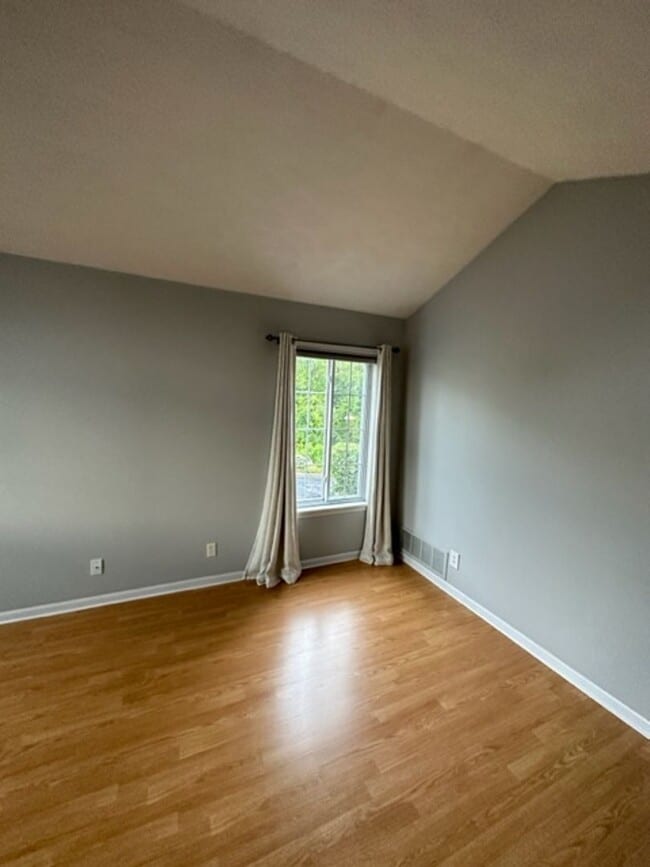 Building Photo - 2BR / 2BA Condo with Stunning Lake Views –...