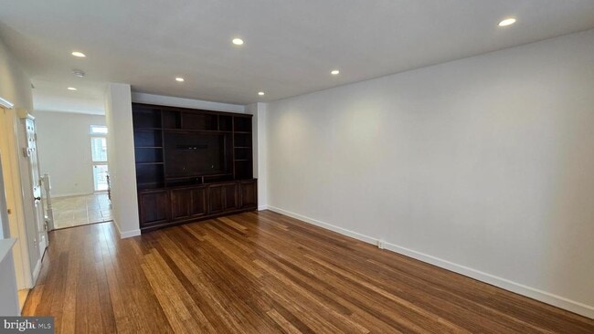 Building Photo - 4105 Hazelwood Ct