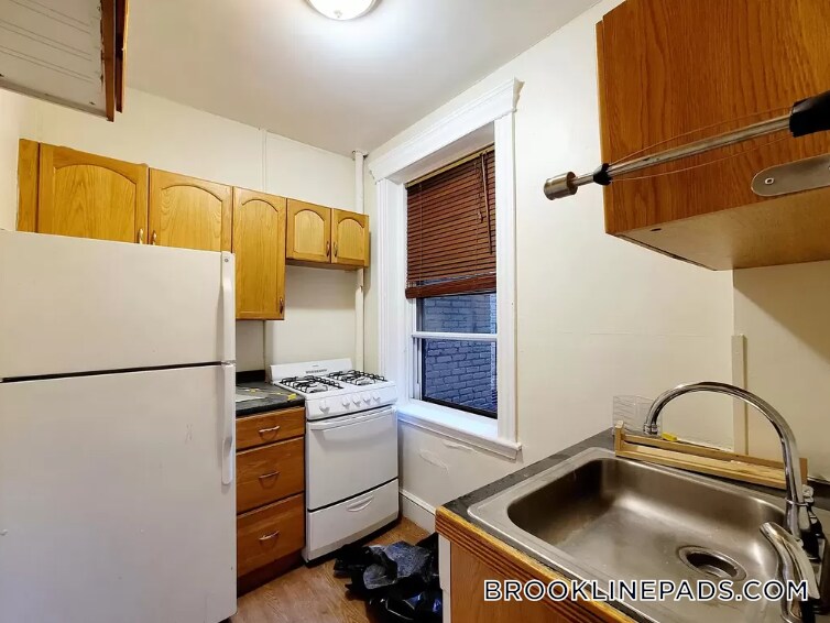 Building Photo - 360 Riverway