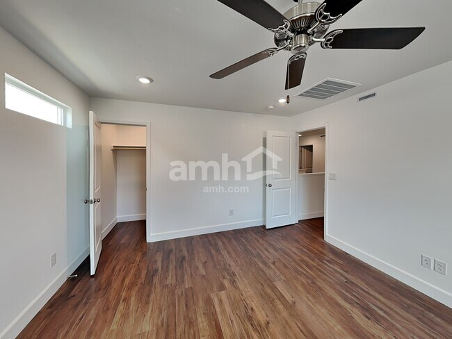 Building Photo - 8937 Carmine Cob Ave