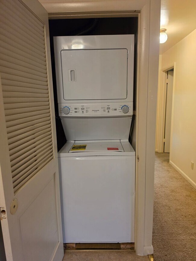 Building Photo - Charming Second-Floor Apartment in Havre de Grace!