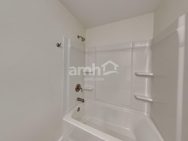 Building Photo - 123 Marin Dr