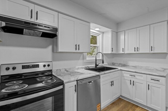 Building Photo - New remodeled