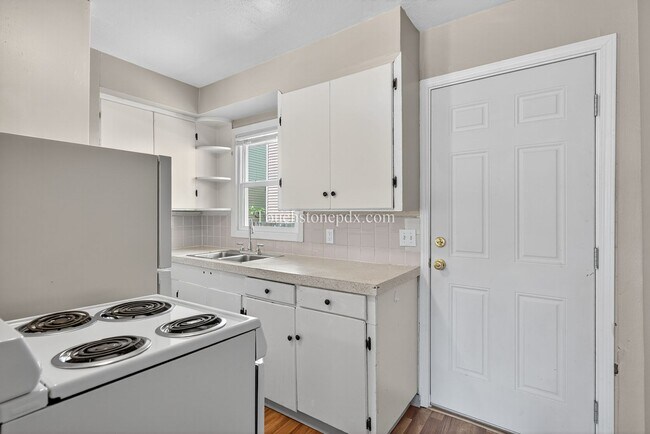 Building Photo - Brentwood-Darlington 2BD|1BA Apartment